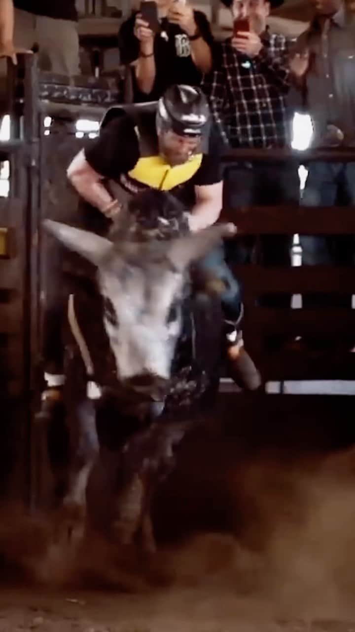 UFCのインスタグラム：「Catch @DanaWhite’s Twisted Steel bucking in the 2023 @PBR Camping World Team Series Championship at T-Mobile Arena in Las Vegas from October 20-22!  🎟️ PBR.com/champs」