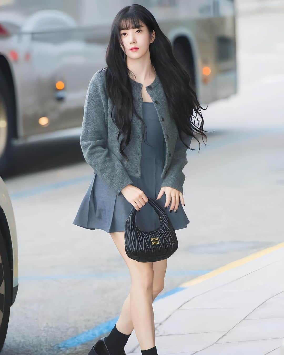 クォン・ウンビのインスタグラム：「#EUNBI at Gimpo airport heading to Japan  ~ take care and don’t get sick again 🥺 #KWONEUNBI #권은비  #ウンビ #權恩」