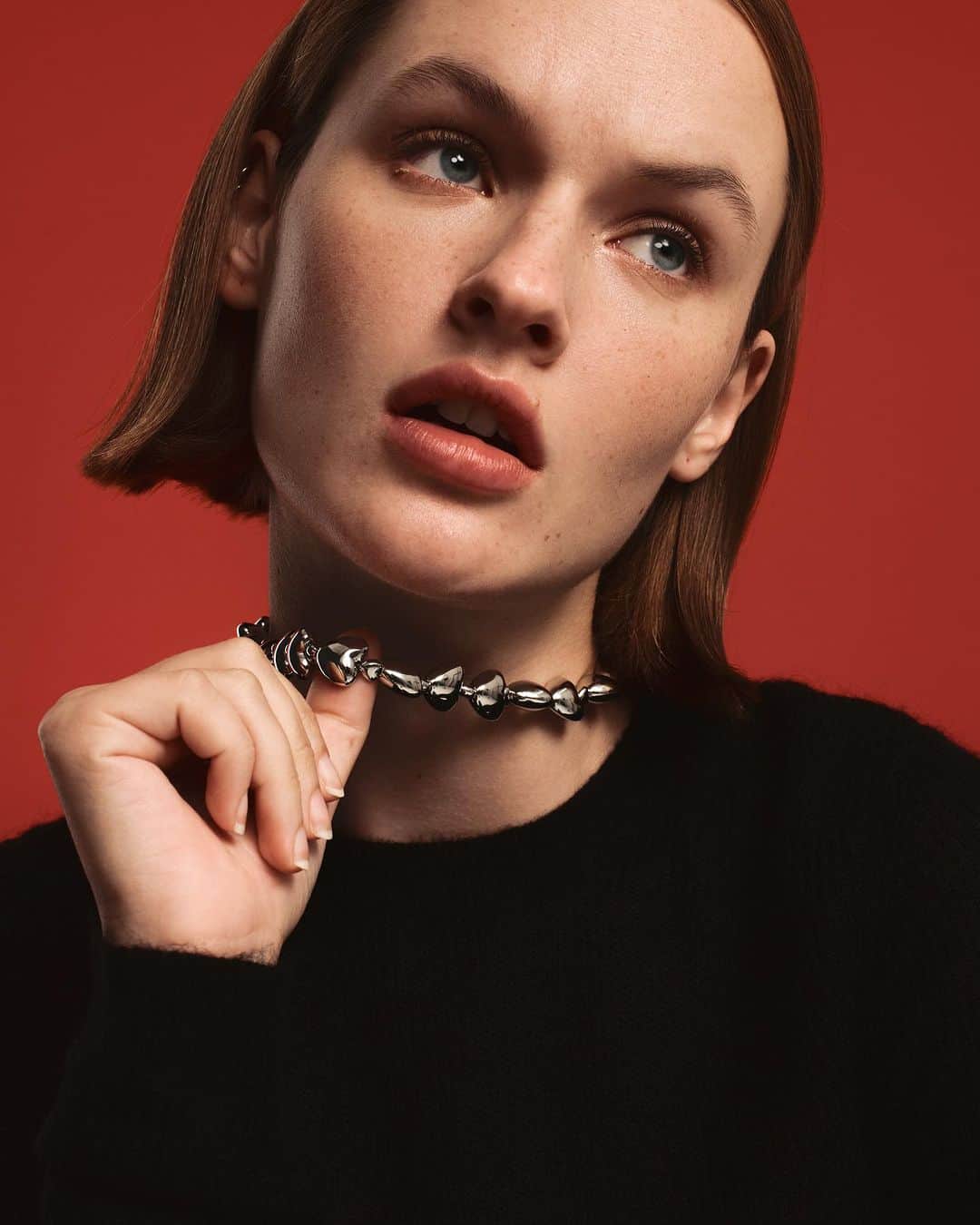 マンデーエディションさんのインスタグラム写真 - (マンデーエディションInstagram)「LOVELY HEART NECKLACE 🖤 무신사 익스클루시브 하트 목걸이입니다  #먼데이에디션 #mondayedition」10月14日 10時45分 - mondayeditionseoul