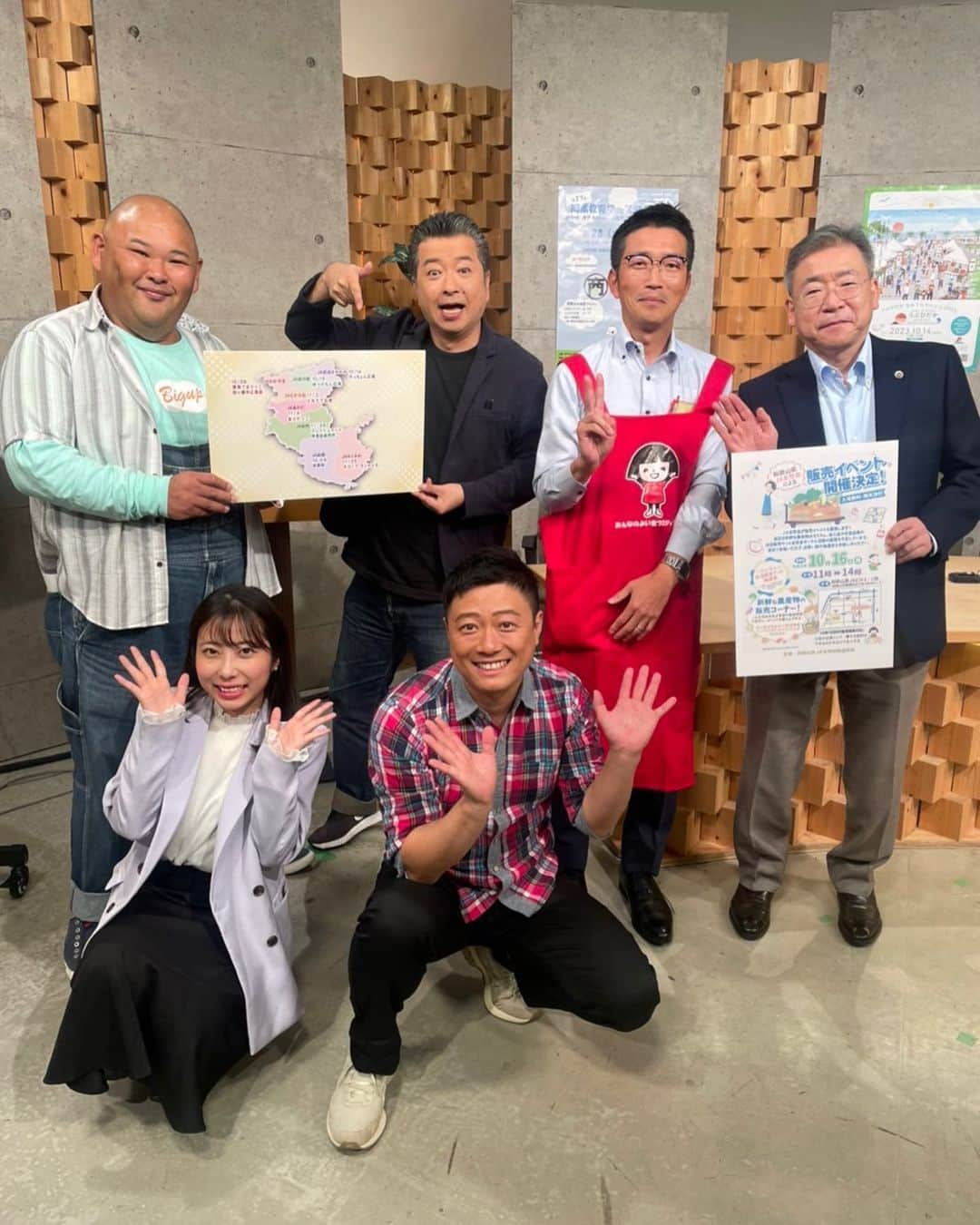 HIROのインスタグラム：「昨日は生放送で和歌山🫡  今は高知県で公開収録🤗  #テレビ和歌山 #わくわく編集部 #和歌山県 #生放送 #ローカルテレビ #ローカル番組」