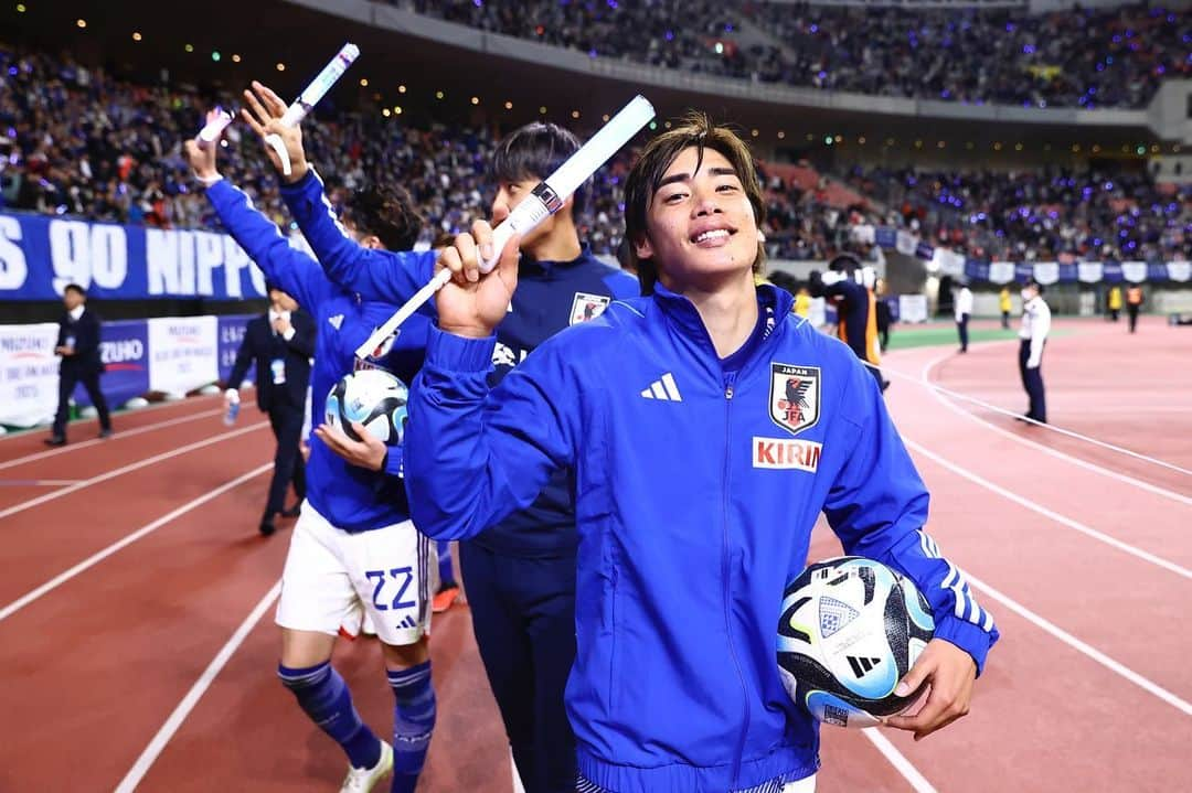 伊東純也さんのインスタグラム写真 - (伊東純也Instagram)「応援ありがとうございました🇯🇵 @japanfootballassociation」10月14日 10時59分 - 1409junya