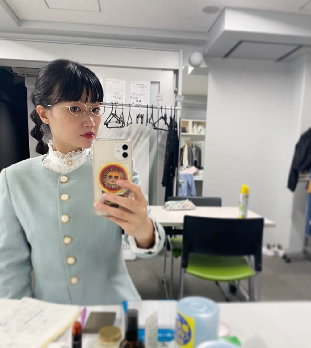 李千鶴さんのインスタグラム写真 - (李千鶴Instagram)「「女学者たち」本日14時開演。会場は30分前です。当日券ございます。✨ あと2回！駆け込み歓迎です！ ごれんらくお待ちしております。」10月14日 11時12分 - chizulee