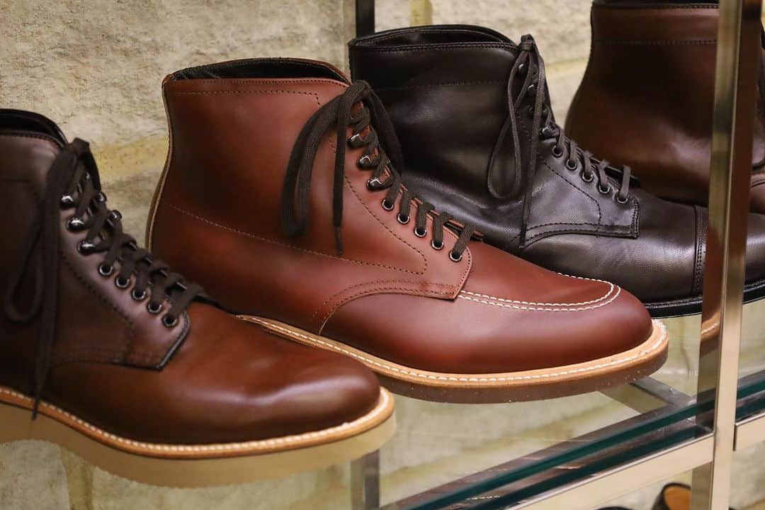 ラコタハウスさんのインスタグラム写真 - (ラコタハウスInstagram)「Alden brown crispy shoes.  各種お問い合わせは、プロフィール欄記載リンクのLINEをご利用ください。  #alden #aldenshoes #thelakotahouse #calfleather #オールデン #ラコタハウス #カーフレザー #革靴」10月14日 11時22分 - thelakotahouse