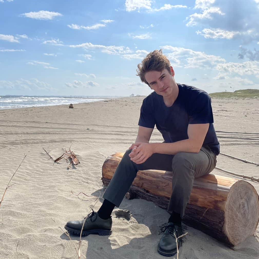 Anton Wormannのインスタグラム：「🏠✈️ Join my FREE Newsletter for insider tips on Travel, Houses, Renovation, New Releases & life in Japan 🗾  📍Picture taken yesterday in Chiba, looking at cheap beach houses.. 🤫  Don’t miss out - sign up now at www.anton.jp!   📩🇯🇵 #JapanLife #Chiba #Akiya #travel #japan #tokyo」
