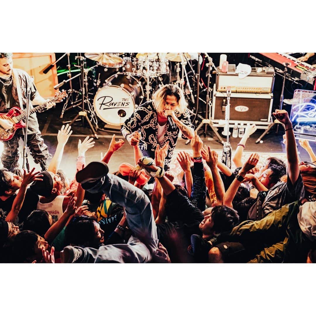 降谷建志さんのインスタグラム写真 - (降谷建志Instagram)「The Ravens  Scarecrows Tour  東京⇒仙台⇒水戸へのRoad Trip いっぱい笑っていっぱい泣いた メンバー、ロードクルー、空っぽのライブハウスをありったけの声と感情で埋めつくしてくれるオーディエンス 見た事のない景色をもっともっと見たいって思わせてくれてありがとう また遊んでね  来週は長野⇒埼玉⇒神戸 対戦宜しくお願いします♡  @the_ravens5  @shot.row」10月14日 11時42分 - kj_kenji_furuya