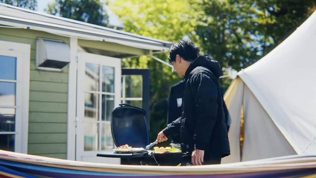 のインスタグラム：「ECサイトでリリース開始です👍✨🔥 過去2回の発売で大好評であった『King Truffle』と『Queen  Consomme』に加えて、ファンの皆様からリクエストを多数頂いたカレーフレーバー『Jack Curry』がリリース！ VERTICAL GARAGE NAKAMEGUROでは明日まで発売中！！  #highfivefactory  #sankyofoods  #山下健二郎」