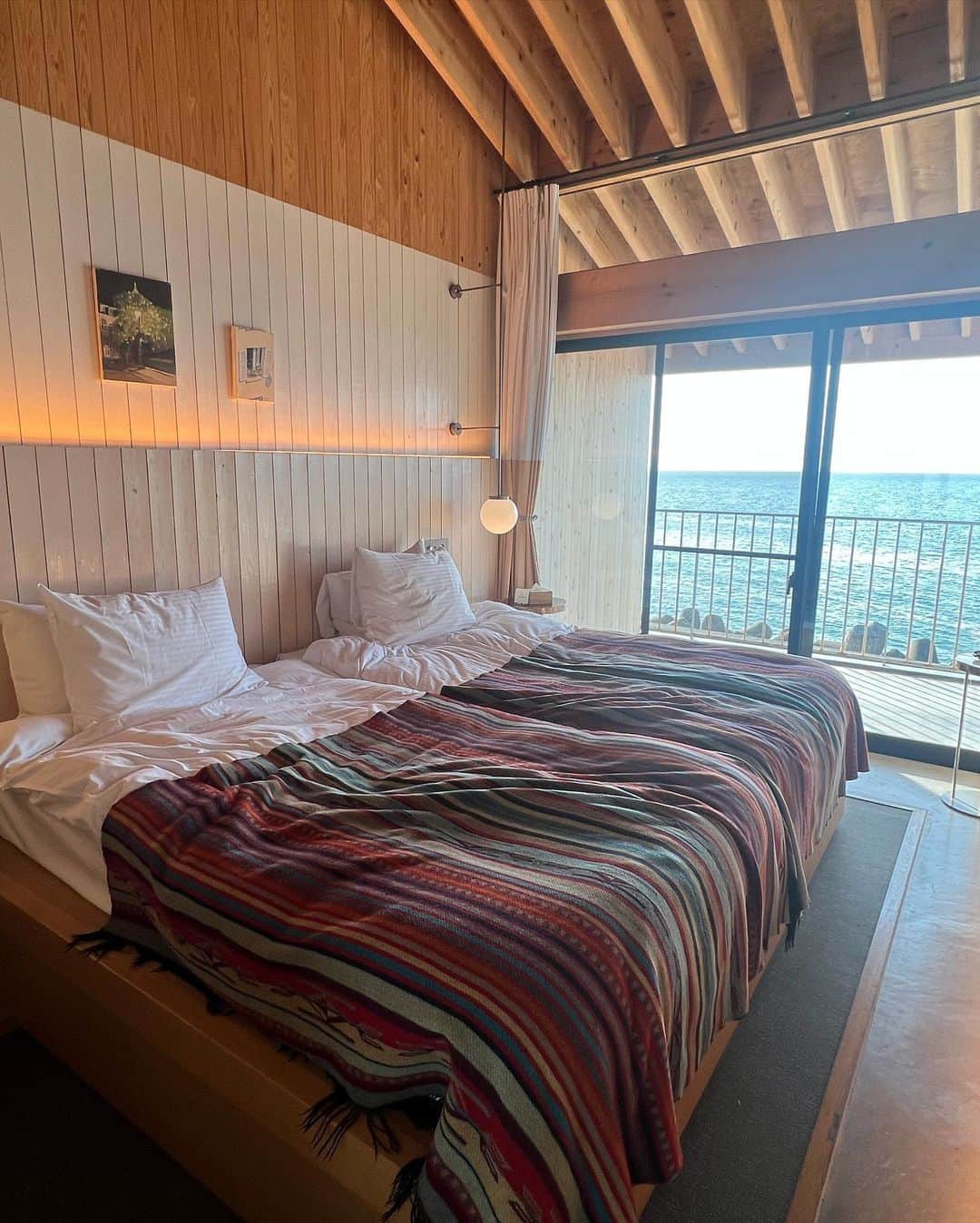 DJ NANAさんのインスタグラム写真 - (DJ NANAInstagram)「KAMOME SLOW HOTEL⛱️  お部屋もホテルも素敵だったし ホテルの周り一帯にホテルの系列の ご飯屋さんとかショップがあって 色々楽しめるのがとっても良かった♡  #oceanview #淡路島 #hovel #birthdaytrip #resort #cawaii」10月14日 12時08分 - dj_nana092