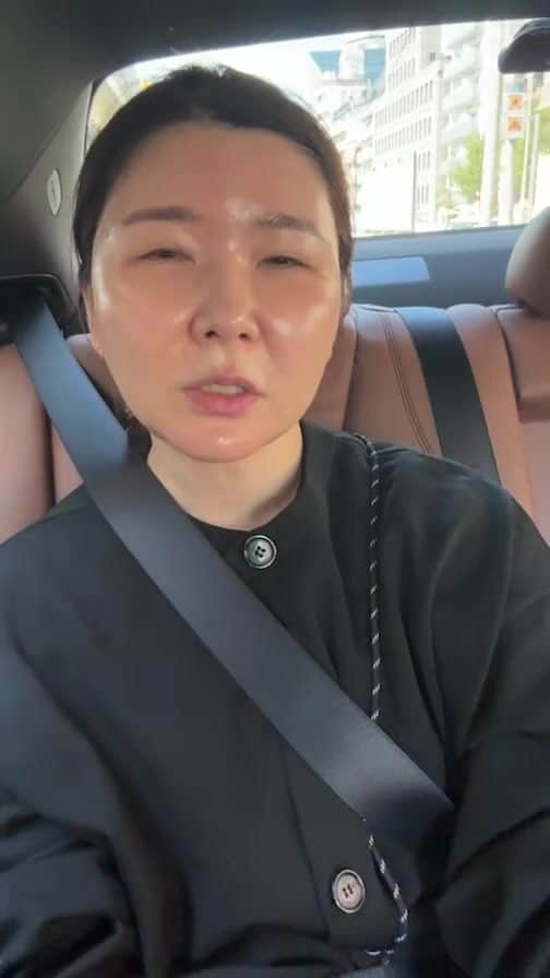 kawakami momokoのインスタグラム：「車中ライブ」
