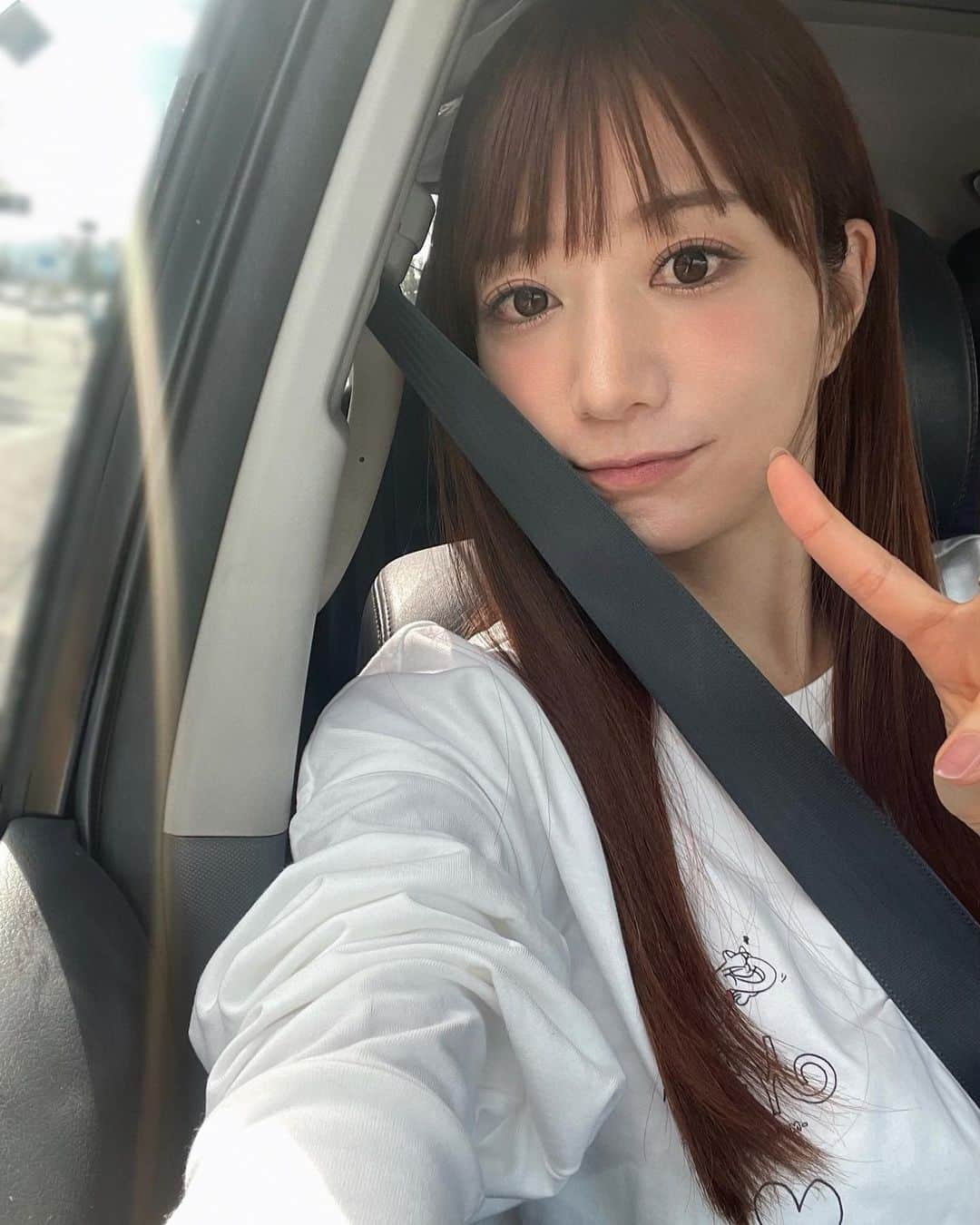 池田愛恵里さんのインスタグラム写真 - (池田愛恵里Instagram)「お天気が良かったので、DIVERの本番終わりに湖岸をドライブしてカフェしました🍹🤍 ラジオもたくさん笑わせてもらって、楽しい１日でした☺️ 生放送の中で何度か話題に上がってたいまの前髪載せときます☝️笑」10月14日 12時24分 - ikeda_aeri