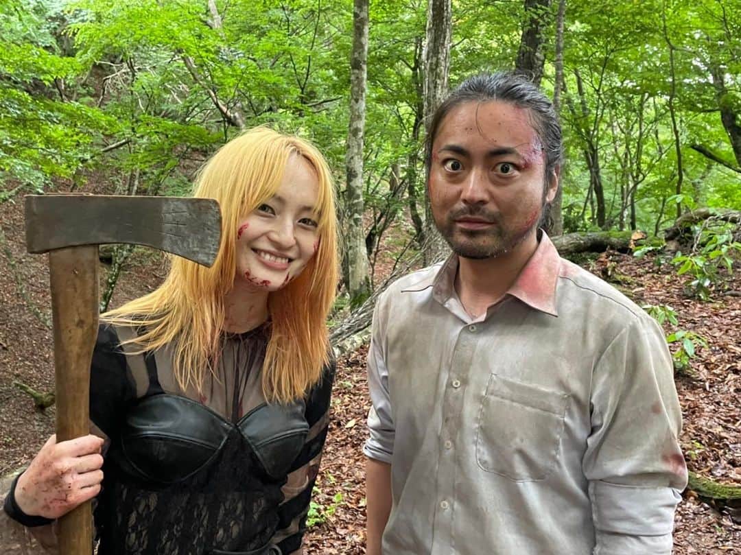 萩原みのりのインスタグラム：「10月28日 『唄う六人の女』 舞台挨拶登壇させていただきます。 ぜひ遊びに来てください🌾  孝之さんと現場でまたお会いできてとってもとっても嬉しかった。たくさん戦いました🪓💥」