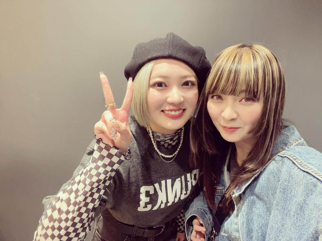 Minaさんのインスタグラム写真 - (MinaInstagram)「・  可愛いお友達がゲスト出演した舞台 川谷絵音presents 『独特な人』第六回公演 「PANK３」〜FINAL〜 を観にいってきました〜 独特な世界観と音楽と笑い。。 この日はひなも 色々バラされておりました。 ※ひなの関係者の皆様すみません🙇‍♀️  12月のMAXのLIVEもお休みしてくるんだってー　笑笑。  #max#mina#観劇#punk3#柏木ひなた #ご縁があって出来た若いお友達#お友達と思ってるのは私だけかも」10月14日 12時53分 - mina_1977