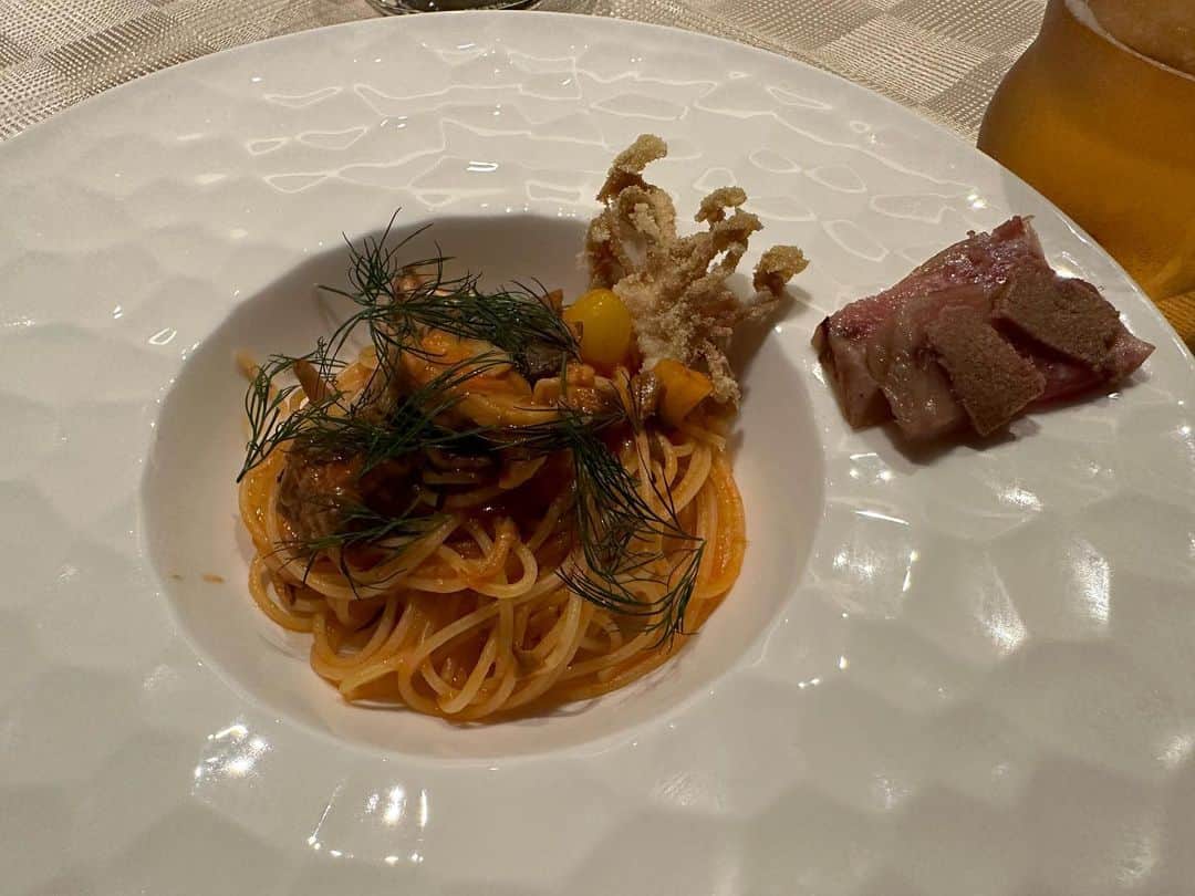 三觜喜一さんのインスタグラム写真 - (三觜喜一Instagram)「大好きな  THE HIRAMATSU HOTELS & RESORTS 仙石原へ 食事に行ってきました‼️ 都内でも、ここまで美味しい料理は中々ありません  全てに拘り抜いた料理を堪能しました  本当にオススメなので、箱根に来た際は是非食べてみてください(^^)  #HIRAMATSU #オススメレストラン #宿泊も温泉も素晴らしい」10月14日 18時50分 - y.m.golf3284