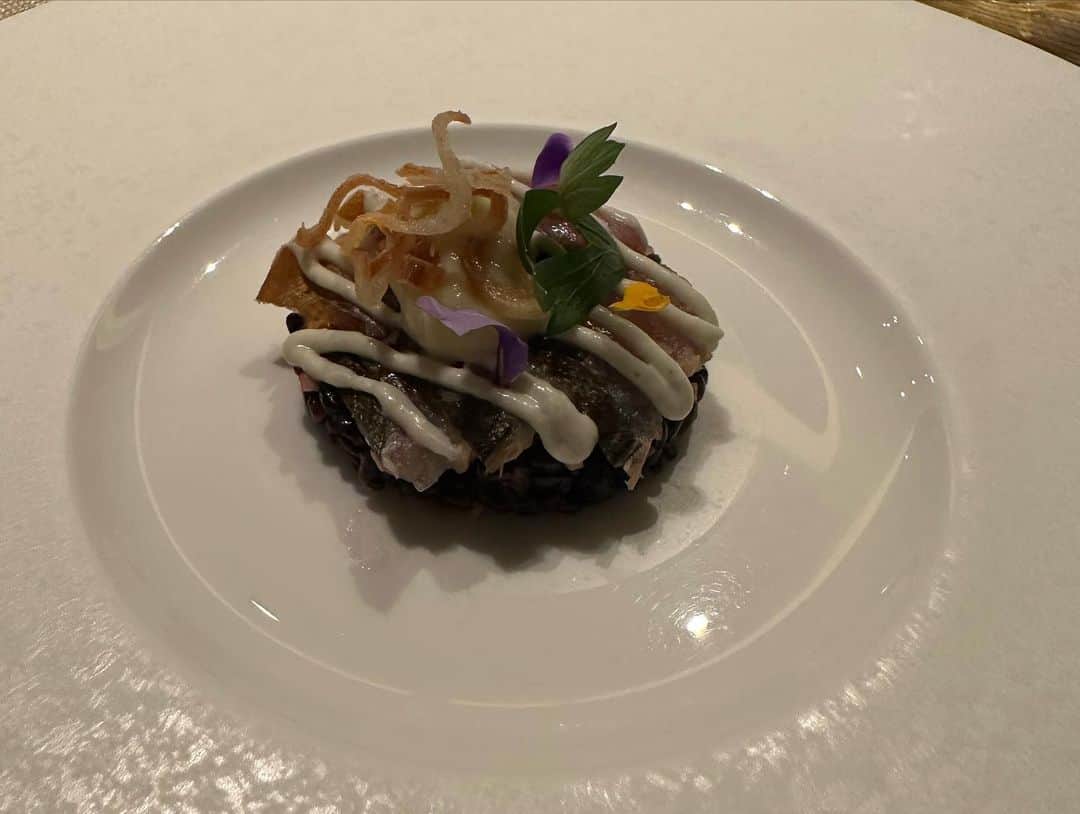 三觜喜一さんのインスタグラム写真 - (三觜喜一Instagram)「大好きな  THE HIRAMATSU HOTELS & RESORTS 仙石原へ 食事に行ってきました‼️ 都内でも、ここまで美味しい料理は中々ありません  全てに拘り抜いた料理を堪能しました  本当にオススメなので、箱根に来た際は是非食べてみてください(^^)  #HIRAMATSU #オススメレストラン #宿泊も温泉も素晴らしい」10月14日 18時50分 - y.m.golf3284