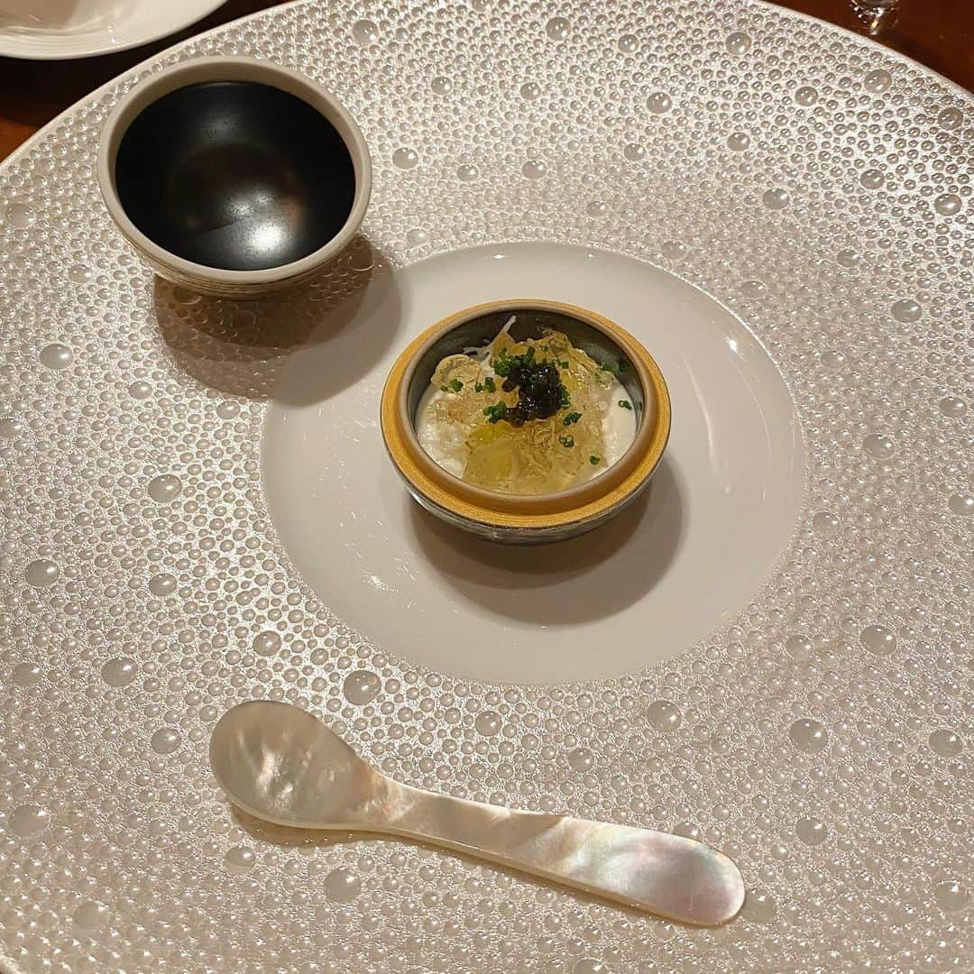 岩下真奈さんのインスタグラム写真 - (岩下真奈Instagram)「2023.10.14 #gourmet 🍽 * 📍リストランテ カーサ瀬戸内 . . 瀬戸内の旬な食材をふんだんに使用した イタリアンレストラン🍴‎🤍 . 全て最高に美味しくって頬っぺ落ちまくりでした🤤✨️ . メインのオリーブ牛の炭火焼きも涙が出るほど美味しいし、 . 特にとうもろこしの冷製スープに入っていた 帆立のソテーが美味しすぎて感動してしまった🥹 . . お店の方も親切な方ばかりでほっこり。 また行きたいお店です💐 . 内装やワインについては別の投稿で🪞 . . 🚉浜松町駅から徒歩5分🚶‍♀️ . . . #リストランテカーサ瀬戸内 #ristorantecasasetouchi #イタリアン #浜松町グルメ #浜松町ディナー   #model #dinner #ristorante #大門グルメ #瀬戸内 #瀬戸内海 #瀬戸内グルメ #記念日ディナー #ワイン #東京グルメ #おすすめグルメ #グルメ女子 #グルメ好きな人と繋がりたい #インフルエンサー #広告モデル #撮影依頼募集中 #フリーランス #モデル #タレント #お仕事依頼受付中 #おしゃれさんと繋がりたい #カフェ好きな人と繋がりたい #邦ロック好きな人と繋がりたい #美容好きな人と繋がりたい」10月14日 18時54分 - mana_mdleam