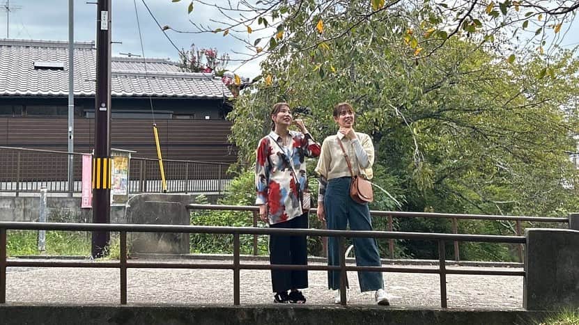 迫田さおりさんのインスタグラム写真 - (迫田さおりInstagram)「・ テレビ東京　【休日は旅に出よう】 10月15日(日) 16:00〜16:45 ・ 京都出身の愛さんと京都を旅してきました。 天気も良くて自然いっぱいでゆーっくりした時間を過ごすことができました😊 美味しい食べ物も食べて、愛さんといーーっぱいお話できて本当に最高のひと時でした✨ ・ 2枚目の愛さん可愛すぎない🥺？笑 ・ ぜひご覧くださーい♪ ・ #テレビ東京 #休日は旅に出よう  #青木愛 さん」10月14日 14時13分 - saori.rio