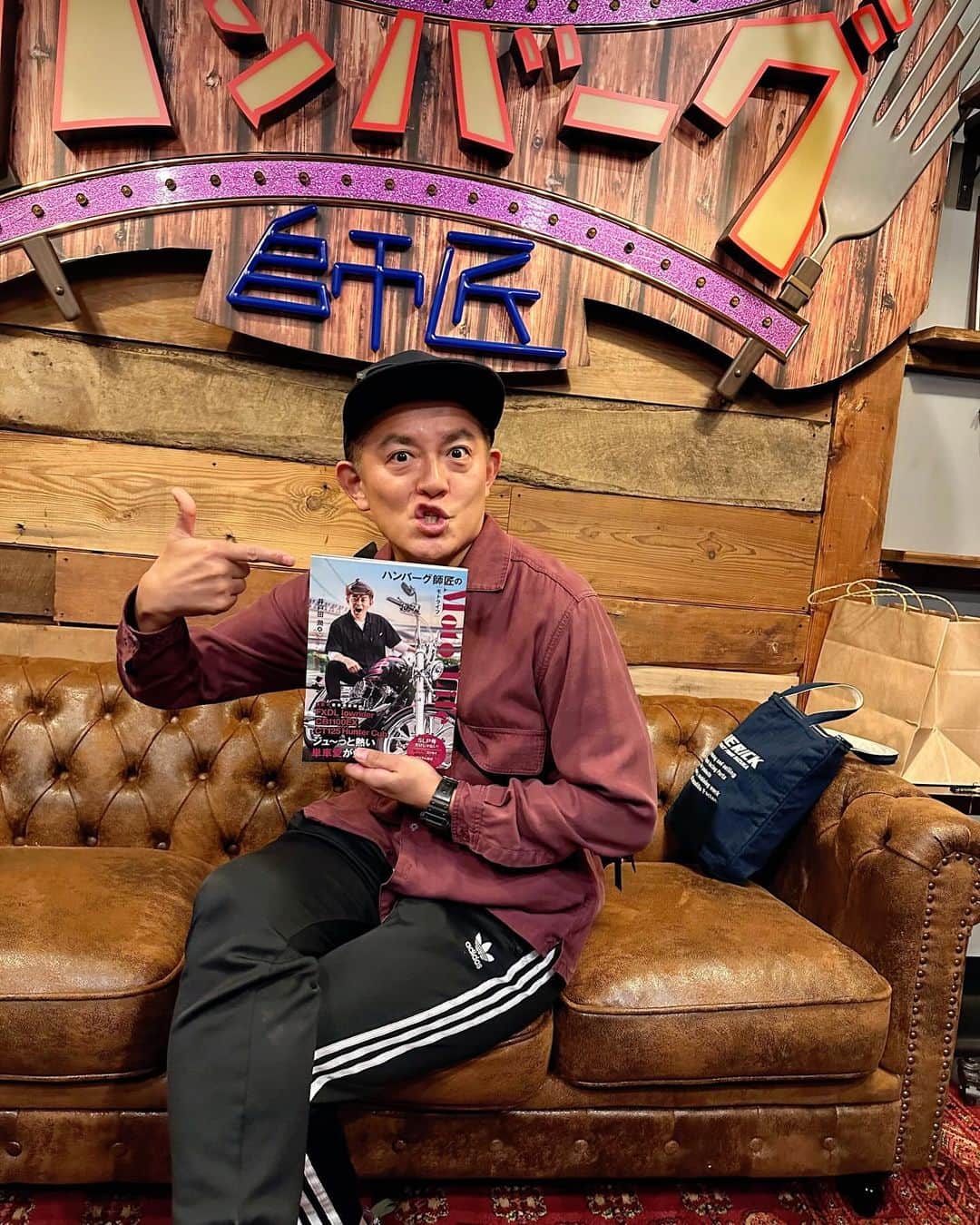ハンバーグ師匠（井戸田潤）のインスタグラム：「ハンバーグ師匠のバイクたちを詰め込んだ一冊をワニブックスから10/25に発売！！ 『ハンバーグ師匠のMoto Life』 発売記念お渡しイベントも開催決定！ 2023年11/2（木）18：00～ 会　場：HMV&BOOKS　SHIBUYA よろにくです🤠  ※詳細は書店HPをご確認下さい。  #ハンバーグ師匠 #井戸田潤」