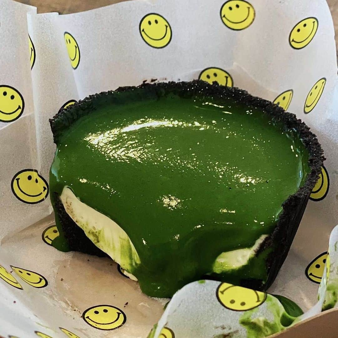 tealilycafeさんのインスタグラム写真 - (tealilycafeInstagram)「KOI MATCHA CHEESECAKE LAVA.  ONLINE DELIVERY  Line man : http://wongn.ai/i79gf  Robinhood : https://static.robinhood.in.th/app_link.html?URI=robinhoodth://merchantlanding/id/70153  Cr. Photo @itheminus  Thank you so much 💚  #homematcha」10月14日 14時23分 - home.matcha