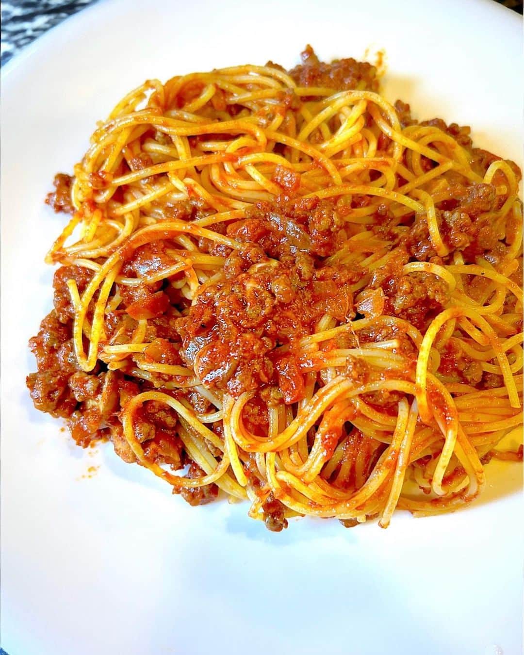 南美希子さんのインスタグラム写真 - (南美希子Instagram)「カゴメの「糖度13完熟トマトあらごし」というのをみつけたのでこれを使って「ポロネーゼ」を作ってみました。甘みの強いこのトマトペーストととろけるモッツァレラチーズを入れたおかげでコクのあるとても美味しいポロネーゼができ上がりました。 #ポロネーゼ #カゴメトマトペースト #牛ひき肉」10月14日 14時40分 - mikiko_minami
