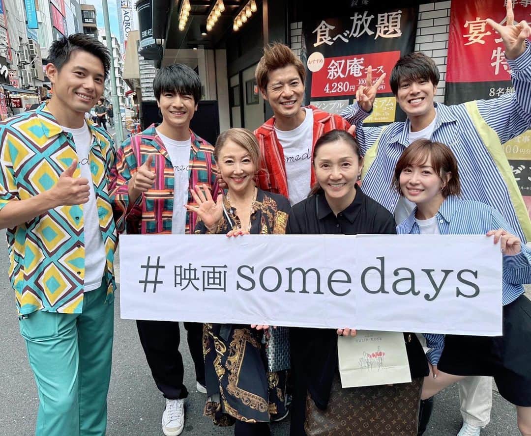 東ちづるさんのインスタグラム写真 - (東ちづるInstagram)「映画「Somedays」の舞台挨拶でした。 プロデューサー西尾さんを囲んで. #映画somedays」10月14日 14時40分 - azuma.chizuru