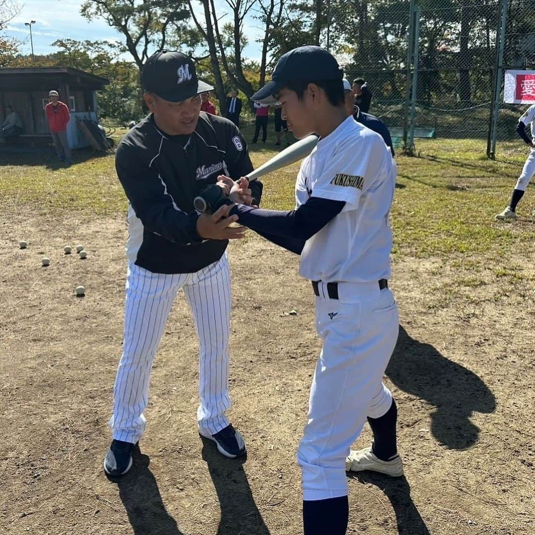 井口資仁さんのインスタグラム写真 - (井口資仁Instagram)「午前は星ヶ丘グランドにて 中学生対象野球教室⚾️ 晴天☀️にも恵まれて楽しく活気ある野球教室になりました。 午後は、 星総合病院小児科病棟を慰問 ウェルカムボードで出迎えていただきました。  #井口資仁 #井口忠仁 #星総合病院 #星ヶ丘グランド #慰問 #野球教室 #ウェルカムボード」10月14日 14時41分 - iguchi.tadahito6