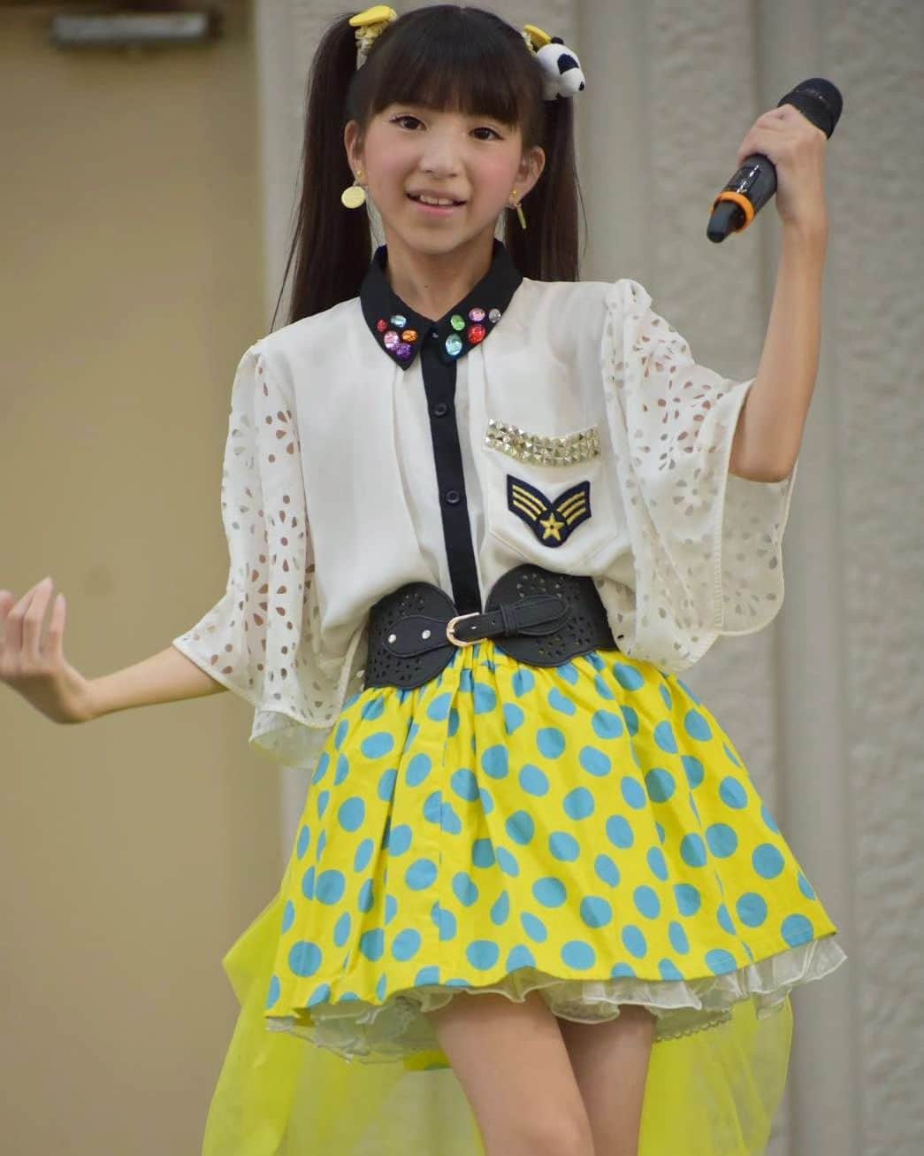 中井結々さんのインスタグラム写真 - (中井結々Instagram)「🎤だいすきな時間🎤  ライブ🎤をしている時が最高に幸せ✨な時間です💙  明日は、東京アイドル劇場さん❤  フレッシュアイドルSPに出演させていただきます‼️‼️‼️ 夢アドシトロン🍋まだ見たことないよー😲っていう方 ぜひぜひ🎌ライブに遊びにきてくださーい💙🩵  おまちしてまーすﾟ+.ヽ(≧▽≦)ﾉ.+ﾟ  #夢アドシトロン🍋 #夢アドシトロン #yumeadocitron #YUMEADO#夢アド #夢アドシトロン🍋末っ子 #最年少 #夢みるアドレセンス姉妹ユニット  #泣き虫スナイパー #泣き虫スナイパー衣装 #ライブ衣装#東京アイドル劇場#アイゲキ #小学６年生#11歳#中井ゆゆ#ゆゆたん」10月14日 15時29分 - yuyu_ymcitron