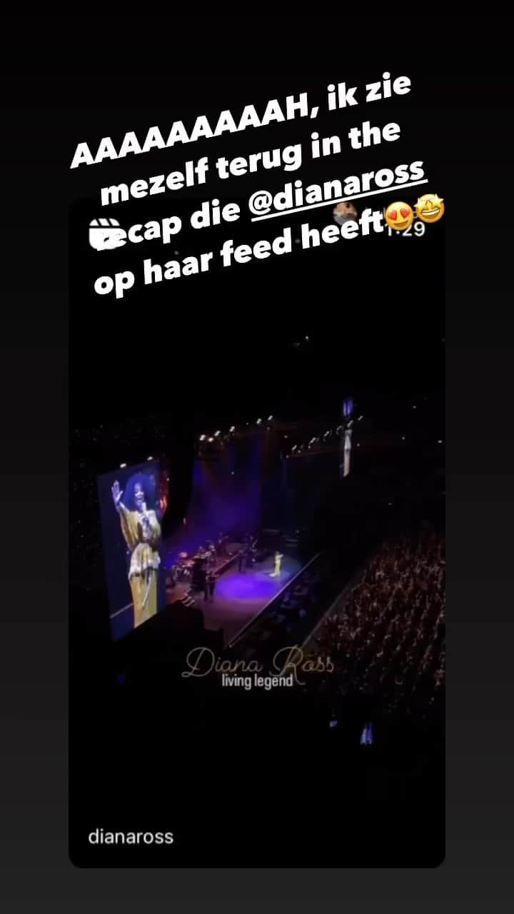 ジョヴァンカのインスタグラム：「Jezelf zien in de recap die @dianaross post!! AAAAAAH!!  Ja ik weet dat haar insta team dit doet, maar wie weet was zij het zelf 😏!! Wie weeeet kan ze zelf reels maken, weten wij veel!! She’s @dianaross he, als je op je 79e nog tourt en 5 verschillende glam outfits met veren en waaiers rockt dan post je misschien ook zelf video’s op instaaa!! 😉  Wat een blije mensen festijn was dit ⭐️⭐️⭐️⭐️⭐️」