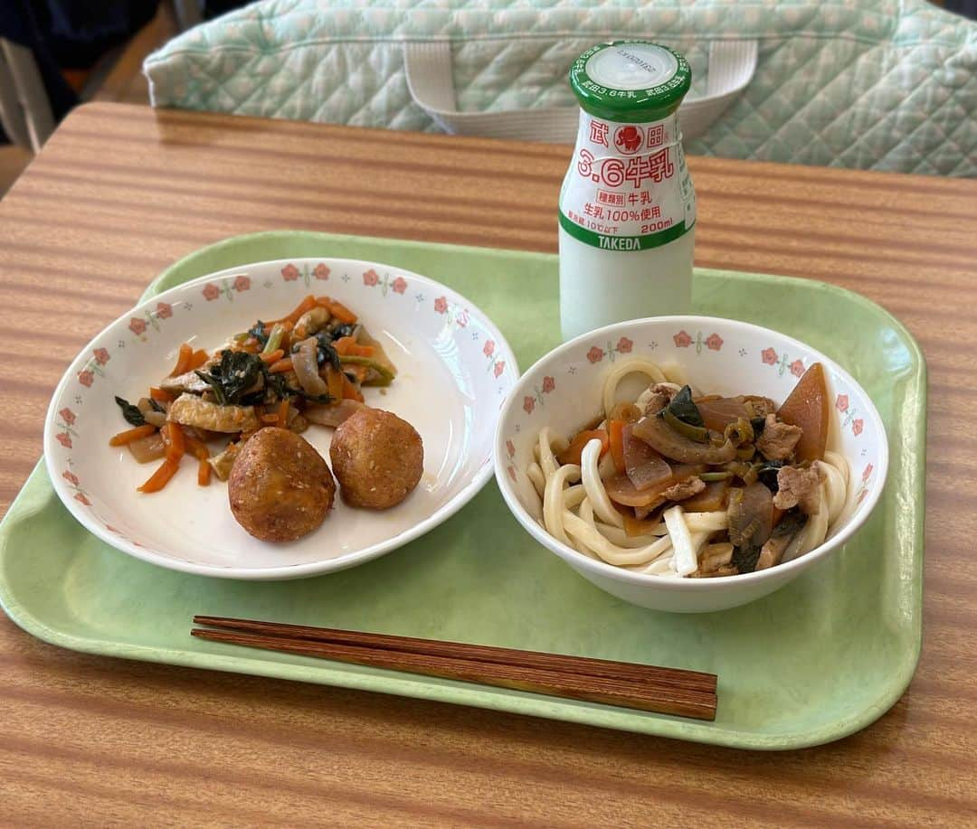 ochikeronさんのインスタグラム写真 - (ochikeronInstagram)「We PTA board member planned a school lunch tasting event at school yesterday 😋🏫 I think Japanese school lunch is very caring and healthy. Kids are having different menu every day! I shared some popular recipes on my channel already and more to come for sure ▶️ @ochikeron」10月14日 16時09分 - ochikeron