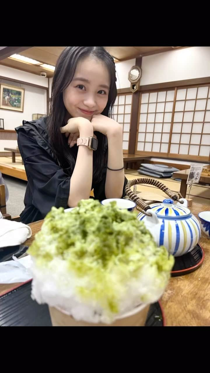 林芽亜里のインスタグラム：「🎀 ⁡ またまた夏の思い出🫶 ストーリーに載せたの覚えてる子いるかな？？ ⁡ ⁡  初柴又🥰 ⁡ ⁡ 3年ぶりくらいにかき氷食べた🍧 美味しかったぁ、、！！♡ ⁡ ⁡ お団子もみんなでわけわけ、 おせんべいも美味しくて幸〜🪄🪄 ⁡ ⁡ ⁡ #林芽亜里 #柴又」