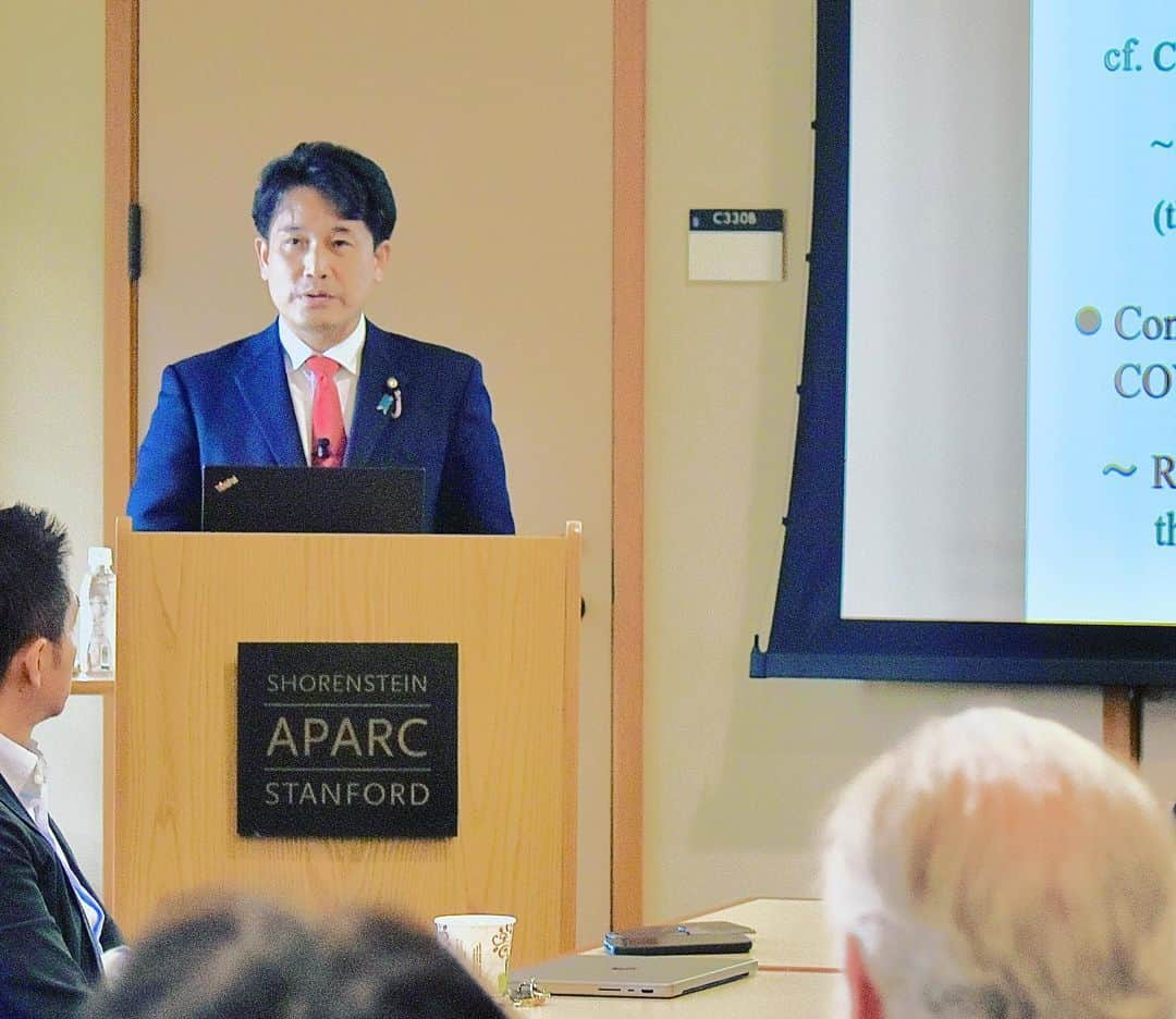 滝波宏文のインスタグラム：「#スタンフォード大学 #講演 #stanford #aparc #古巣 #日米金融危機 #平成 #金融危機 #リーマン #ショック #政治経済学 #公的資金投入 #financial #crisis #political #economy #Japan #us #phd  #ふるさとを守る #日本を守る #強くて優しい #くに創り #参議院議員 #滝波宏文  #たきなみ宏文 #たきなみ #福井 #福井県  #自民党」