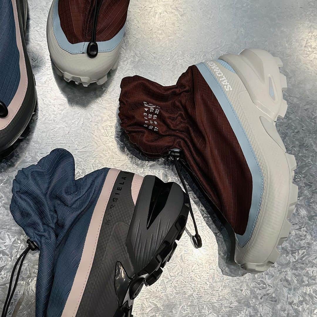 のインスタグラム：「＜MM6 Maison Margiela＞ × ＜SALOMON＞ CROSS MID for women ¥56,100  #mm6maisonmargiela #salomon #H_beautyandyouth #エイチビューティアンドユース @h_beautyandyouth  #BEAUTYANDYOUTH #ビューティアンドユース #Unitedarrows #ユナイテッドアローズ」