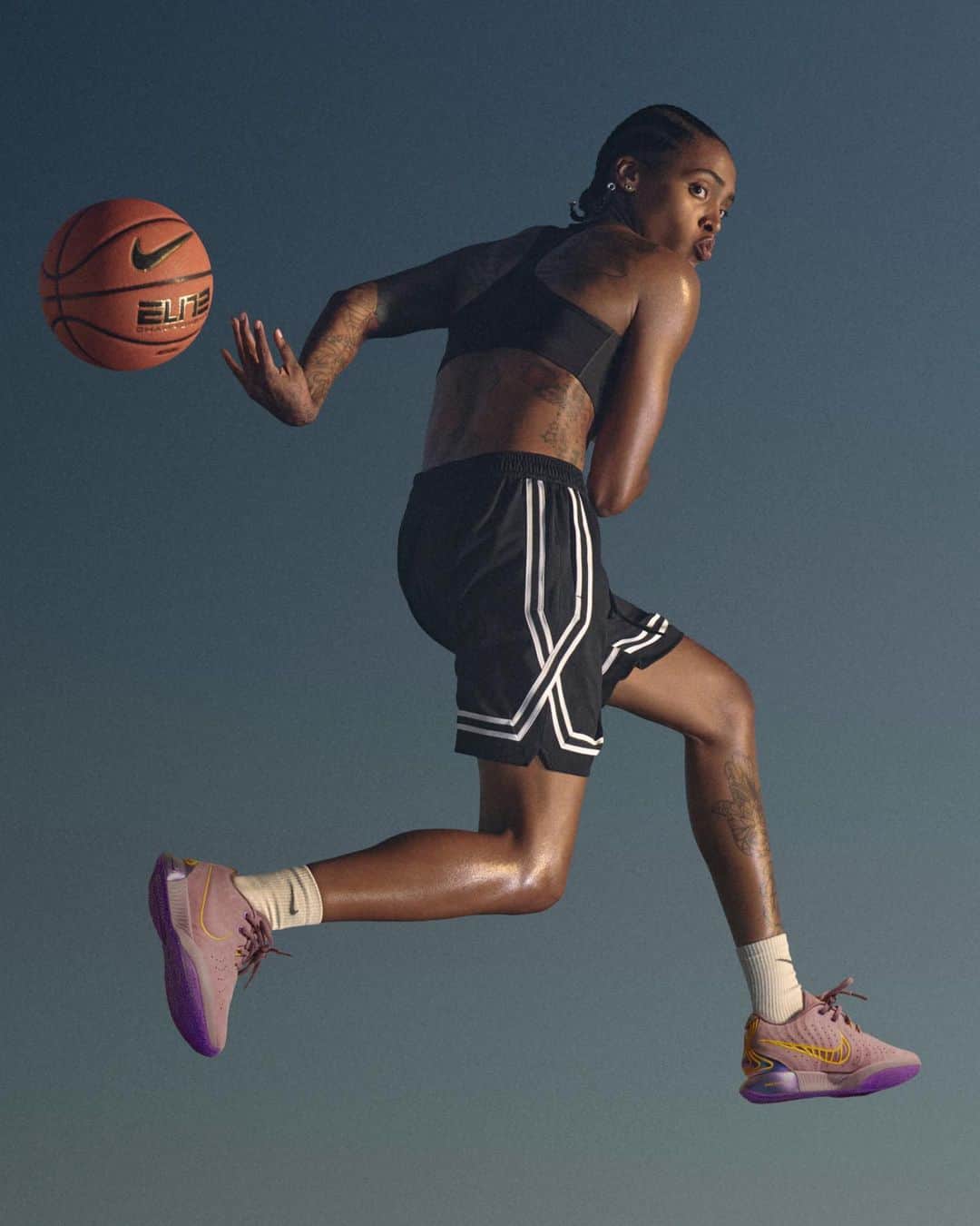 Nike Basketballのインスタグラム：「Breathable, lightweight design 🤝 game-changing moves.  Tap to shop the LeBron XXI Freshwater now.」