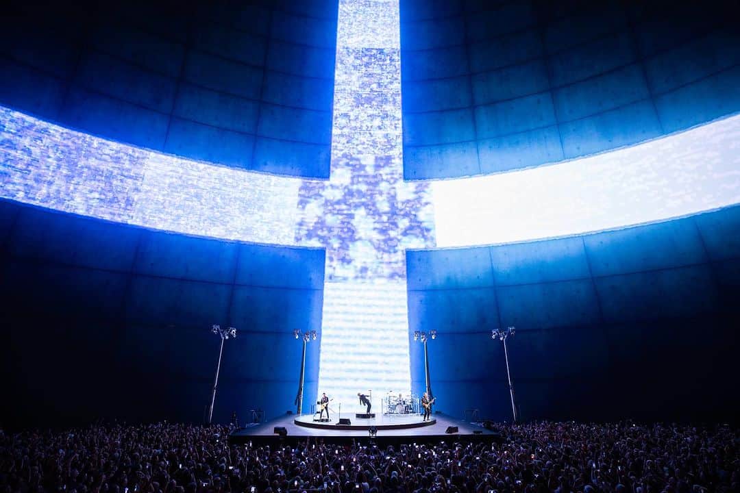 U2さんのインスタグラム写真 - (U2Instagram)「U2:UV Achtung Baby, Live at Sphere. VII.  📸: @rossandrewstewart」10月15日 2時48分 - u2