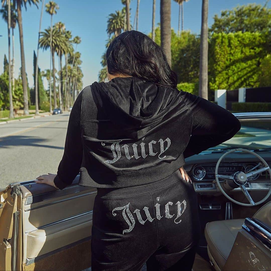 ジューシークチュールのインスタグラム：「Road trip anyone? #JuicyCouture」