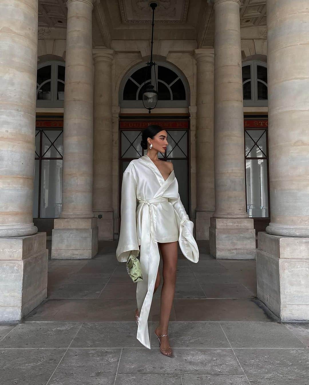 OOTD Magazineのインスタグラム：「How-to adjust our OOTD - Flexible 02 Lightroom preset from the OOTD Flexible Collection ⚡️ — ✨ Shop our OOTD presets/filters collection now via link in bio. ✨ @iziangus」