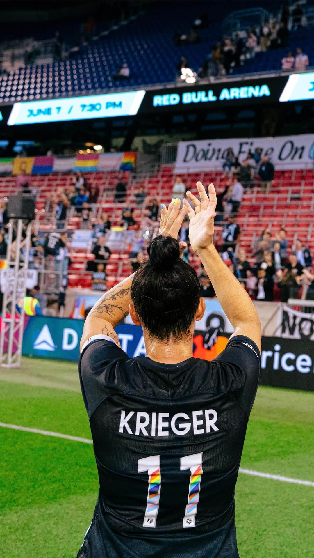 アリ・クリーガーのインスタグラム：「Leaving the game better than she found it. @alikrieger deserves all this praise, and love, and all the good things. 🫶   #ThankYouKriegs」