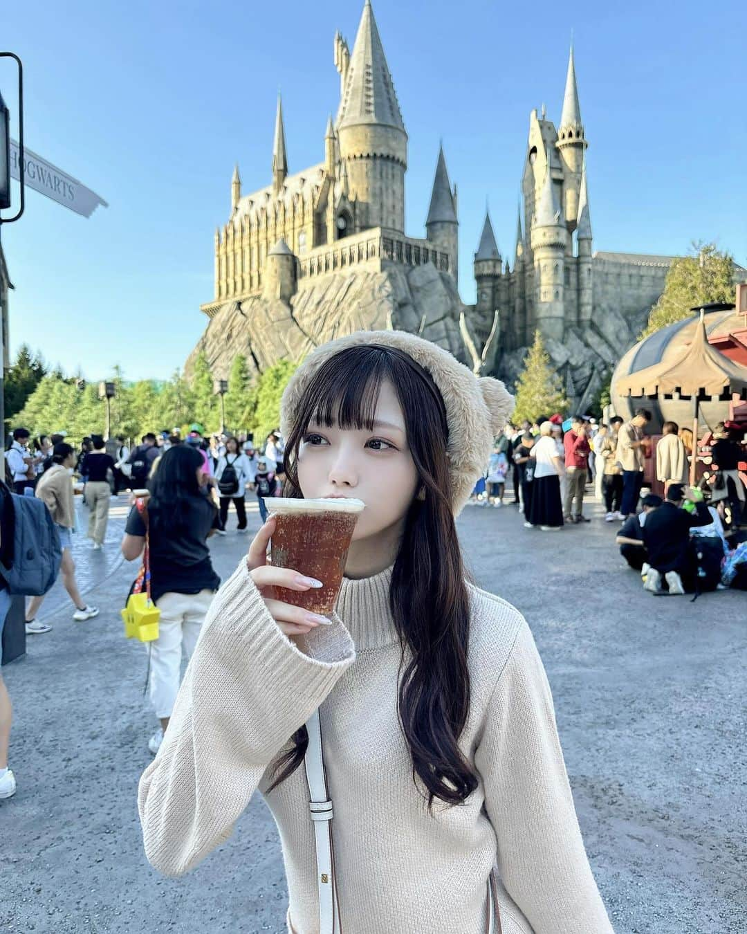 小林莉奈さんのインスタグラム写真 - (小林莉奈Instagram)「バタービール大好き🍻🧈 . #ユニバ #usj #ハリーポッター #バタービール #ティムコーデ」10月14日 19時04分 - rina_yoruami