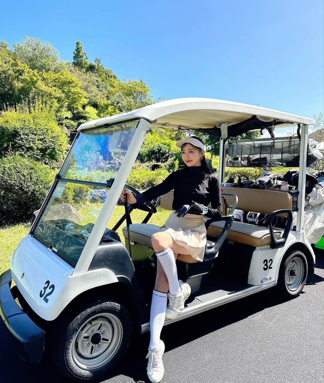 RISAさんのインスタグラム写真 - (RISAInstagram)「. @lenan_golf コンペ⛳️に 参加してきました💕  . アスカちゃんと最近よく会っているけど、 ゴルフ一緒にするのは初めてで🤭✨やっと一緒に回れたね〜💖  . 皆んなルナンのウェアを着て参加なので ゴルフ場でかなり目立ってて✨ 皆んな可愛かったなぁ👭♡♡  . 天気にも恵まれて楽しい1日でした😊☀️🧡  . @lenan_golf の公式Instagramのreelに ちょこちょこ登場するので、サイズの参考に是非見てね〜🤎🤎  .  .  #ゴルフ #ゴルフウェア #ゴルフ女子 #ゴルフ初心者 #ゴルフスイング #ゴルフコーデ #ルナン #ゴルフ好き #ゴルフ好きな人と繋がりたい #リエンダゴルフ #ゴルフ日和 #golf #golfswing #golflife #偽アカウントにご注意　#私本垢です」10月14日 19時13分 - arilady0423