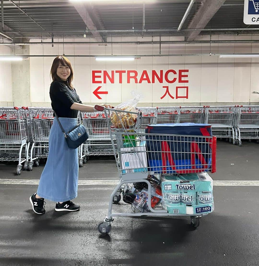 あいりさんのインスタグラム写真 - (あいりInstagram)「久しぶりにコストコに行ってきました🛒🙋‍♀️  コクーンは相変わらず コストコの入り口で  🐼『冒険の始まりだ！』  とノリノリでした🤣   本日、コストコでの購入品をYouTubeで紹介していますのでよかったらご覧ください☺️ いつも通りグダグダ言うております🙇‍♀️  #YouTube #コストコ #costco  #コストコ購入品  #眉ポンの人」10月14日 19時05分 - airi_happy