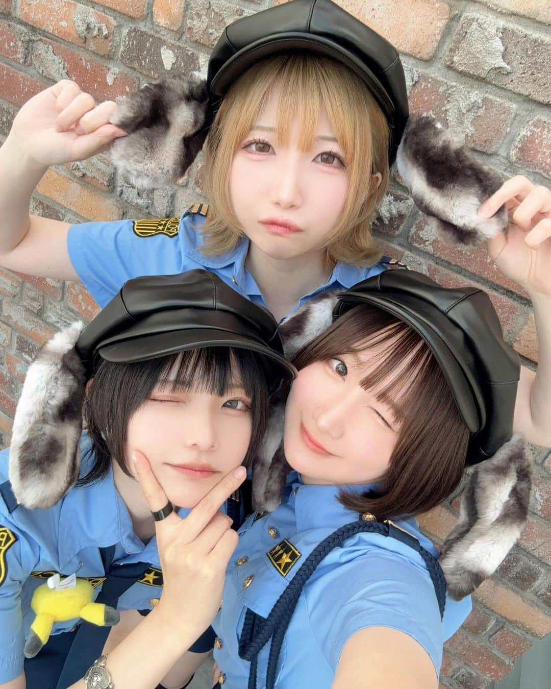 やもはちこのインスタグラム：「いぬのおまわりさん的な👮🏻🐶💫 ㅤ ㅤ ㅤ ㅤ ㅤ #ハロウィン #ハロウィンコスプレ #ハロウィン仮装 #usj #usjコーデ #usjハロウィン #usjファン #ホラーナイト #usjホラーナイト #コスプレイヤー #コスプレ #cos #cosplay #cosplayer #coser #cosplaygirl  #코스프레 #动漫 #角色扮演 #만화 #ss #自撮り #japanese #japanesegirl #粉我 #좋아요 #팔로미 #셀카 #love」