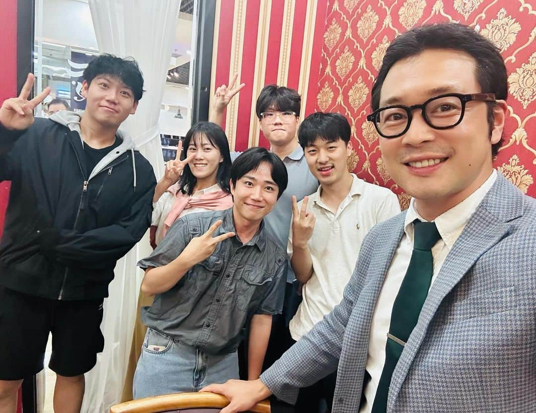 イ・キョンさんのインスタグラム写真 - (イ・キョンInstagram)「급하게 빠르게 하노이 출장 완료 🇻🇳🇻🇳 #다낭살이 #이켠 #다낭 #하노이 #베트남  수원시에서 주최 2023 아시아 청년포럼!! ASIAN YOUTH FORUM ⚜️⚜️ 대한민국의 젊은이들을 진심 응원합니다.. you did it?? 해봤어?? 뭐든 도전!!  another unique Career!! 쌓여가는 남다른 커리어!! PTF 행사팀까지 완료!!  김우중 회장님 - 박항서 감독님 그 다음이 될때까지 그 누구보다 열심히 🔥🔥」10月14日 19時14分 - smkyun33