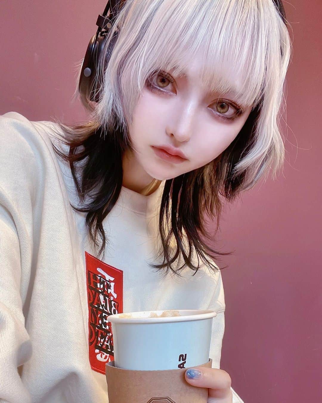 のむらこいちのインスタグラム：「マツエク取れてからパリジェンヌしてもらったので自まつ＋マスカラで頑張っている👶✌️ いつもマスカラ鬼重ねてるけど1回塗りでもナチュラルまつ毛になれていいね👌♡ マツエクもしたいな〜！  お店タグ付けしときます🧚」