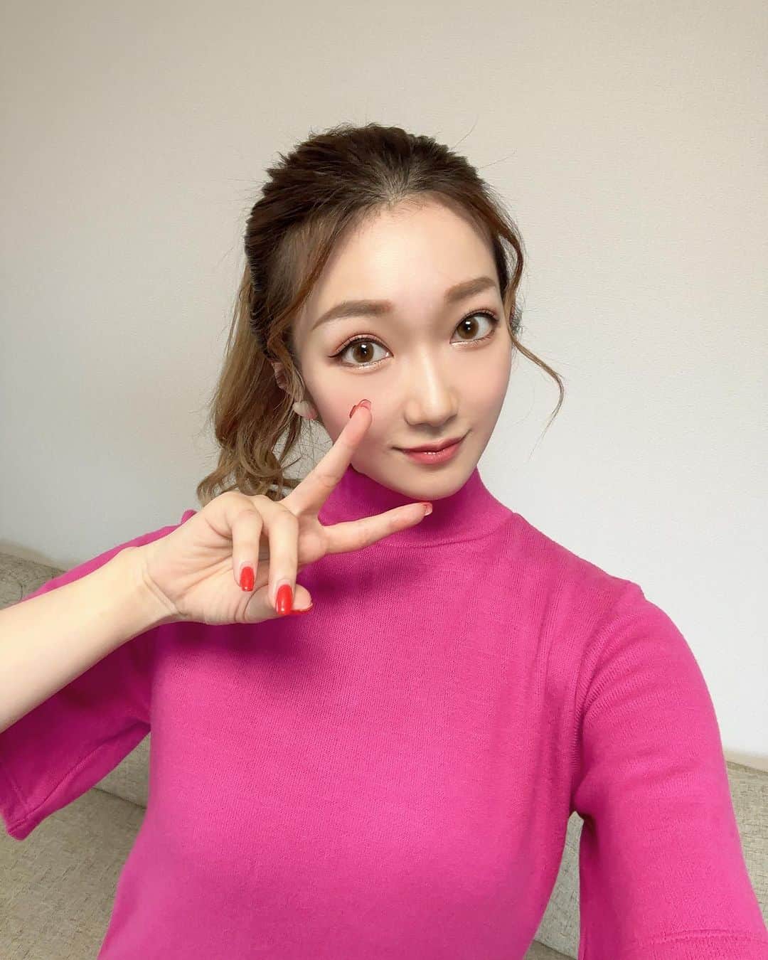 黒田絢子さんのインスタグラム写真 - (黒田絢子Instagram)「自撮り🩷💄👄  #romand #ロムアンド  #リップ #メイク #コスメ #makeup #lip #cosme #cosmetics #beauty #ピンク」10月14日 19時27分 - ayakokuroda_official