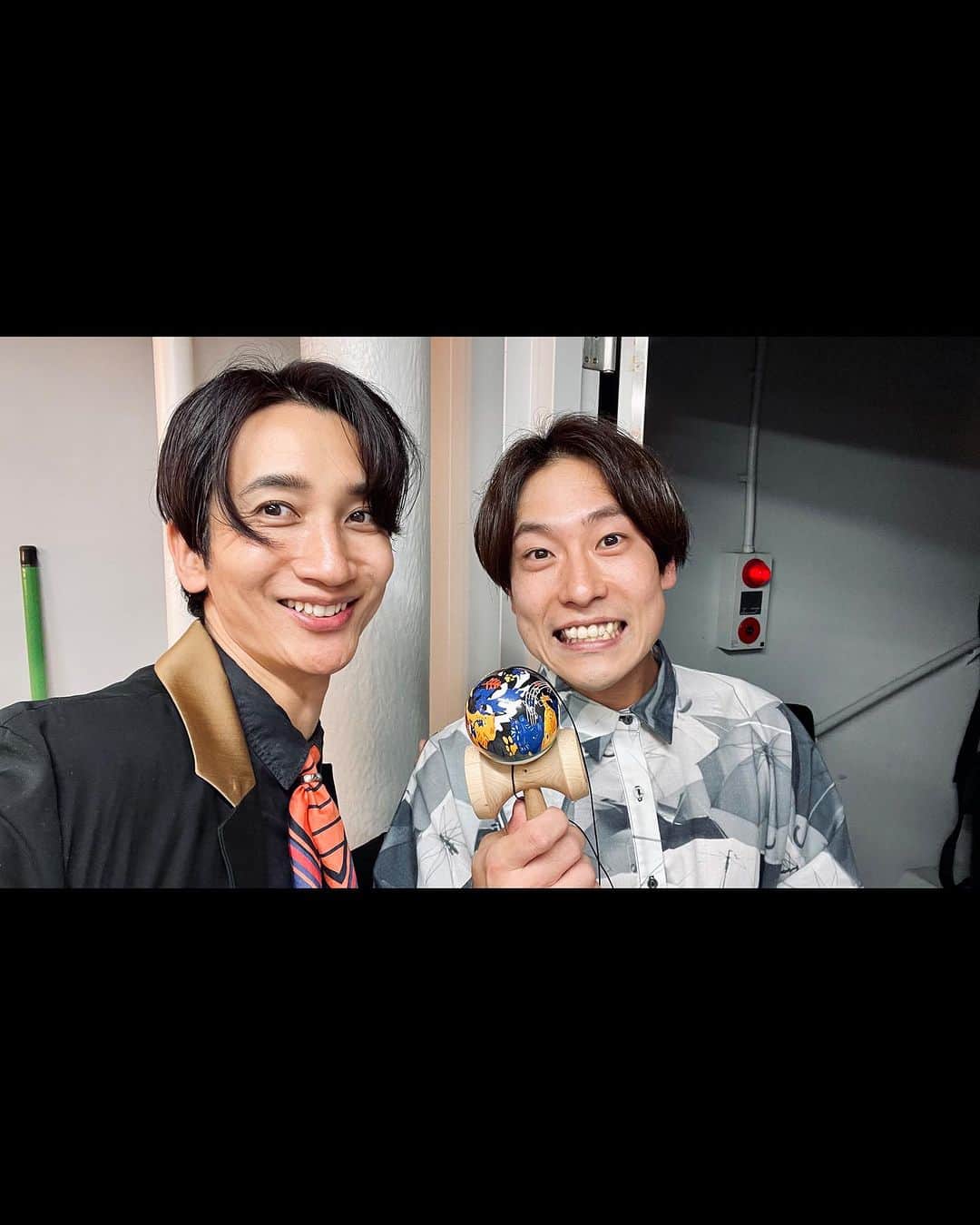 のインスタグラム：「#cofufunfes #コフフンフェス  つーじーと共にスペシャルバンド編成として出演してくださったNeighbors ComplainのOtoさん🎹  けん玉が好きだという事で、みっちりと教えました👏笑 無事にマスターしてくれて良かったです🙌」