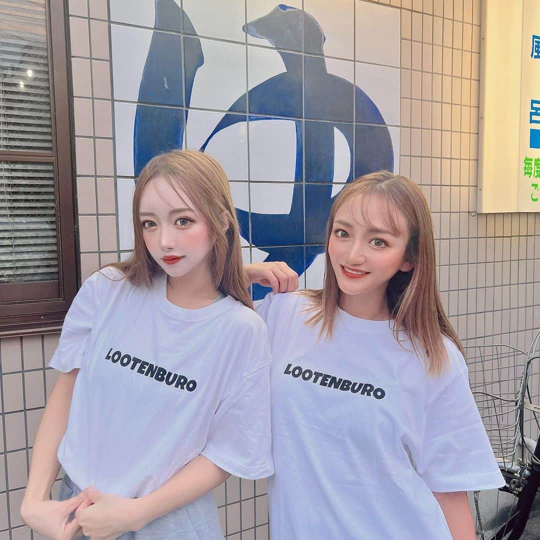 加瀬愛莉のインスタグラム：「@lootenburo.2000 のTシャツ可愛すぎてサウナ行く時いつも着てる♨︎友達5人お揃いだからまたサウナ行く時みんなで着る❤️ ・ #サウナ #サウナー #サウナイキタイ #サウナ女子 #サ活 #露天風呂 #tシャツ」