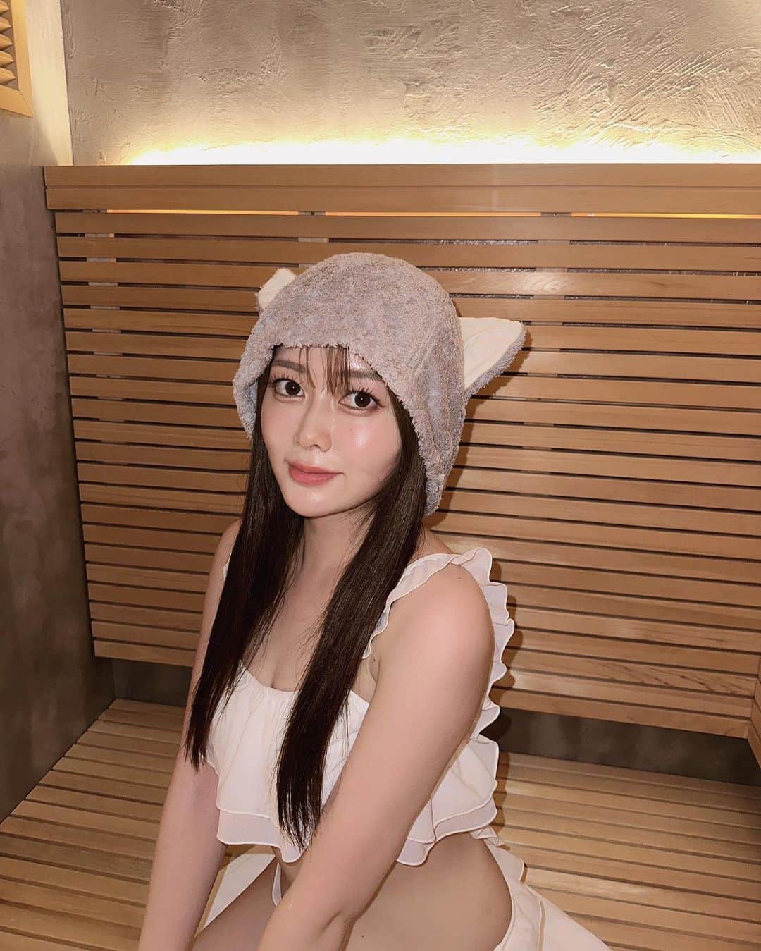 長岡真由（まゆちむ）のインスタグラム：「サウナハット🐈  #サウナ #サウナ女子 #サウナイキタイ #サウナー #サウナハット」