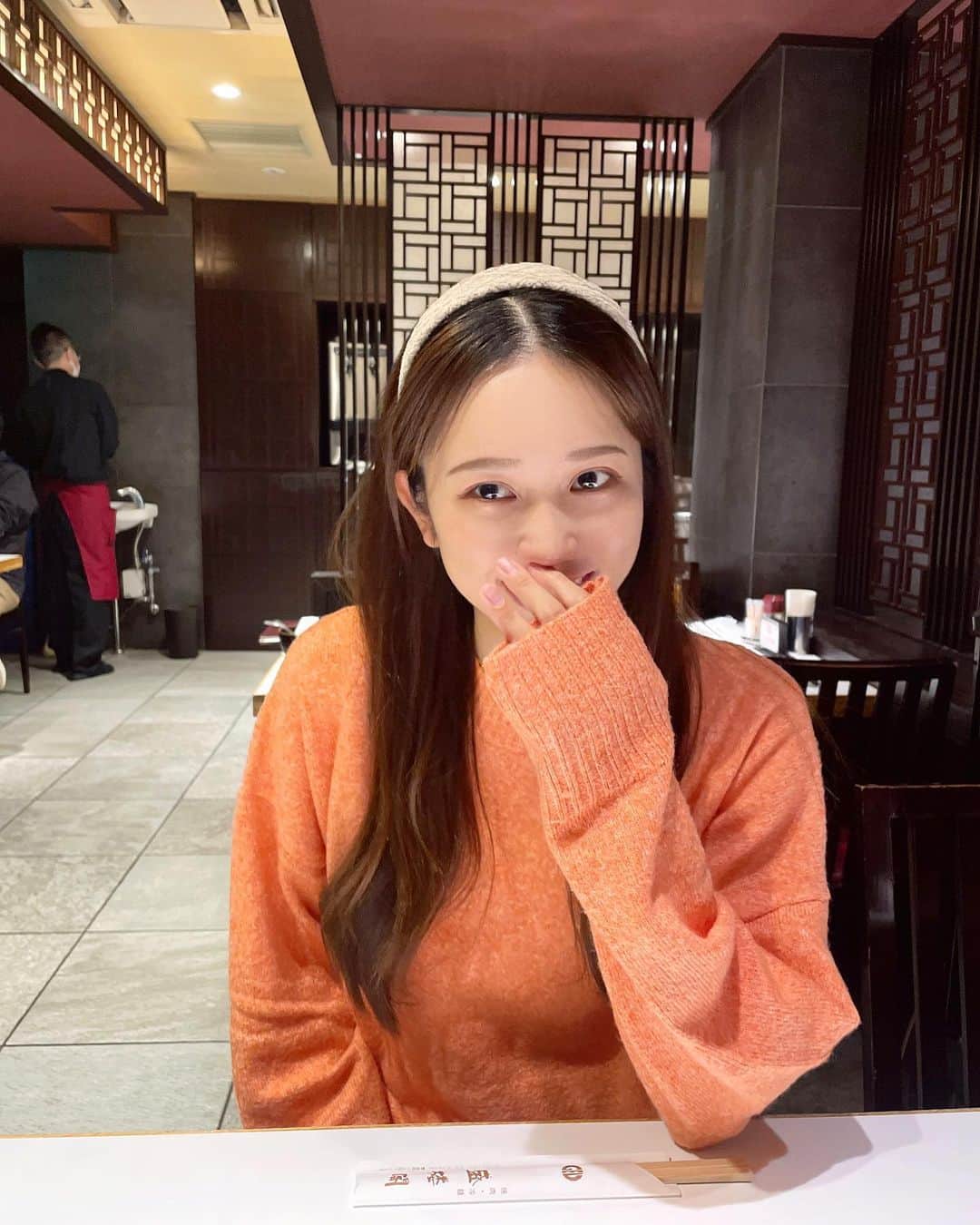 生形由佳さんのインスタグラム写真 - (生形由佳Instagram)「・ メランジニット可愛い🧶🍊🧡  薄手のニットで生地も柔らかくて気持ち良い~🪽  商品番号🔍207522  #PR  #GeeRA #geera_ootd #ジーラ	 #ニット」10月14日 20時04分 - yuka.ub