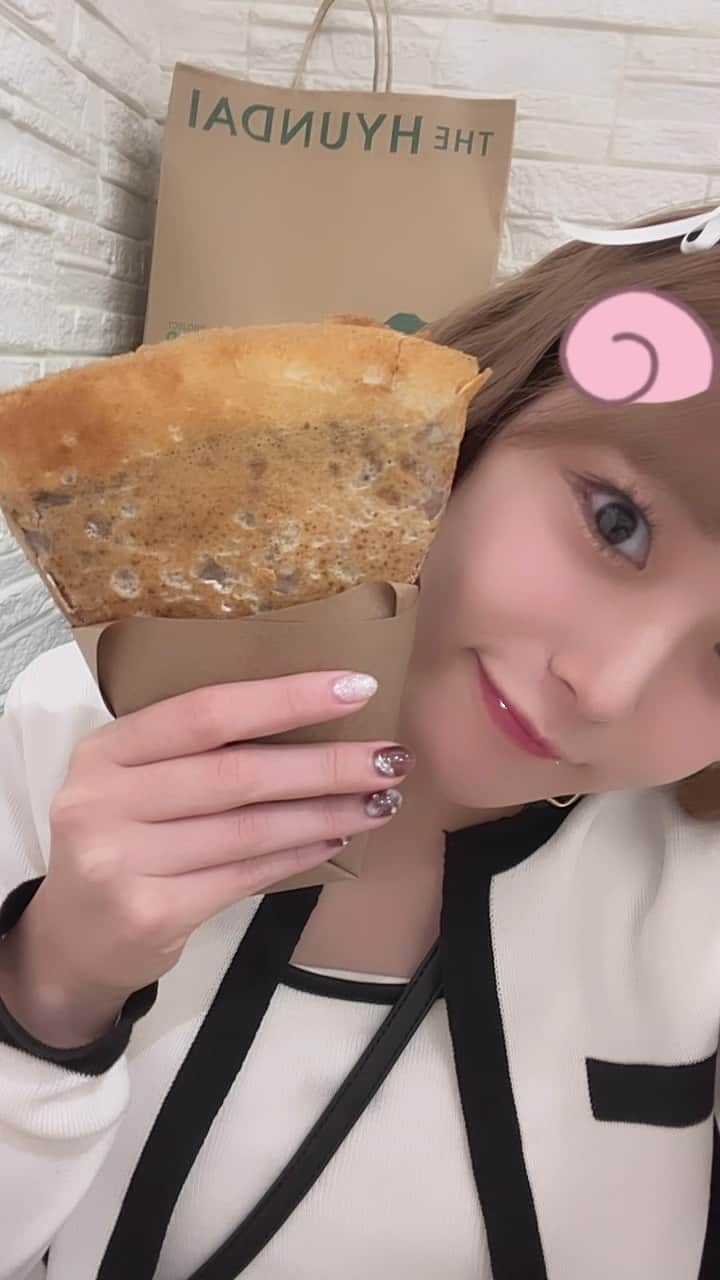 小山星流のインスタグラム：「大好きなクレープ！！ 本当に好き！ 早く自分で作りたい！！  #韓国クレープ #弘大 #弘大グルメ #韓国旅行 #韓国ヘア #韓国メイク #fypシ #follow #クレープ屋」