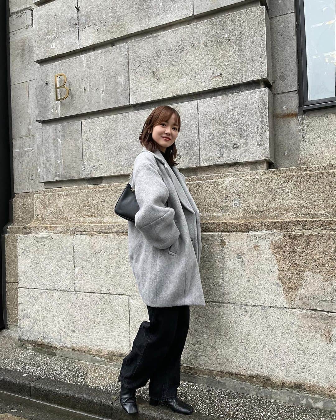 牛田英里さんのインスタグラム写真 - (牛田英里Instagram)「いつのまにか涼しい季節🍂 秋の食も色んなとこ行くのも楽しみ！  一目惚れしたシャギーコート🤍 #happyjohn #ハッピージョン」10月14日 20時17分 - eri_ushida