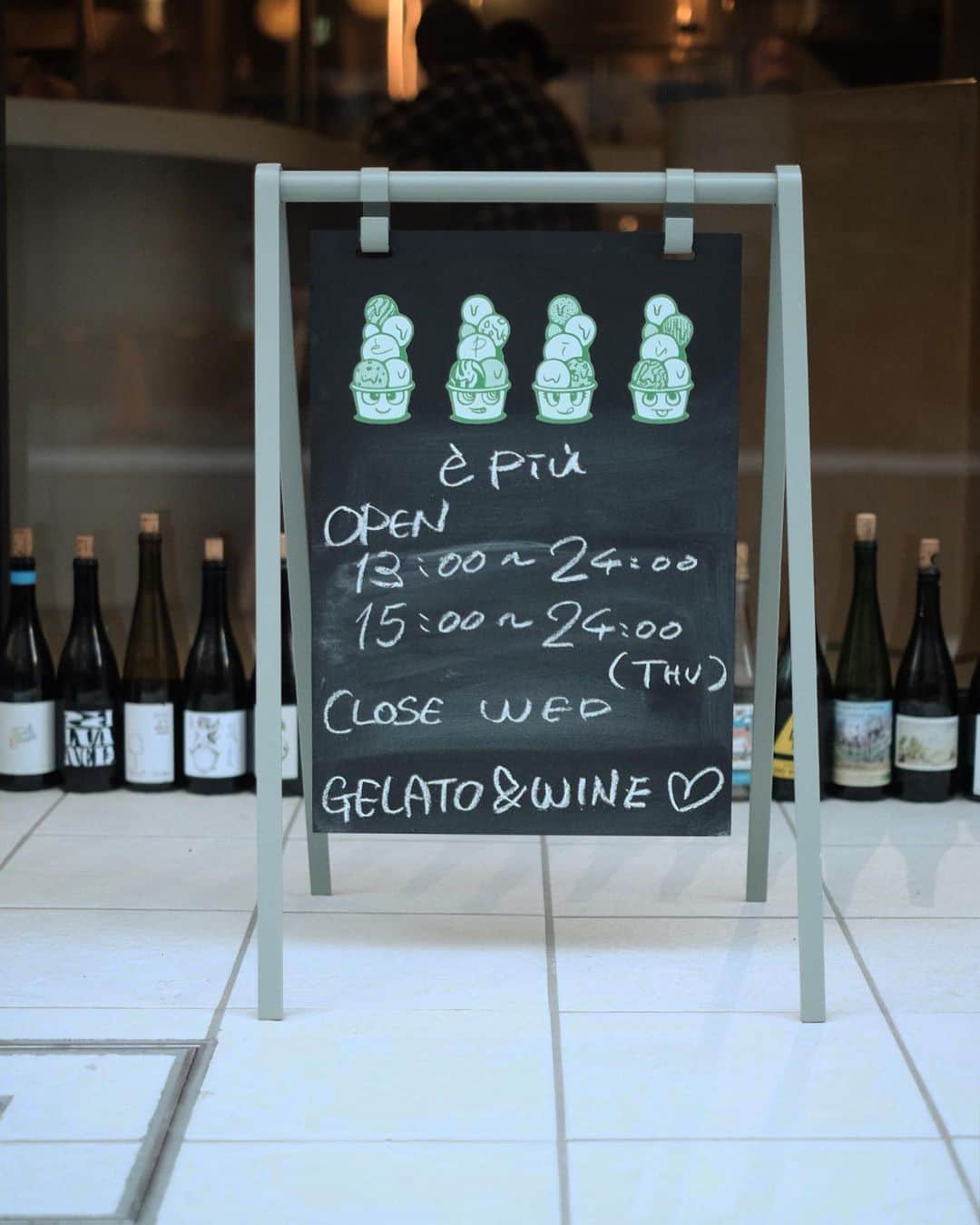 matsukenさんのインスタグラム写真 - (matsukenInstagram)「_✔︎     横浜の名店goffoの新店舗 ワインとアイスの @epiu_yokohama へ     アイスはお店の方に おすすめしていただいた ローズマリーミルクオリーブオイル 無花果とバルサミコ     ワインはオーストラリアのロゼ Pink 2022 Aristotelis Ke Anthoula Wine      横浜にいったらこのお店ばかりに 伺うことになりそう。     goffoでご飯を食べて 2件目にデザートを食べに行くのも良いな。     #epiu  #epiu_yokohama  #aristoteliskeanthoulawine  #matsukencafe」10月14日 20時19分 - ___matsuken