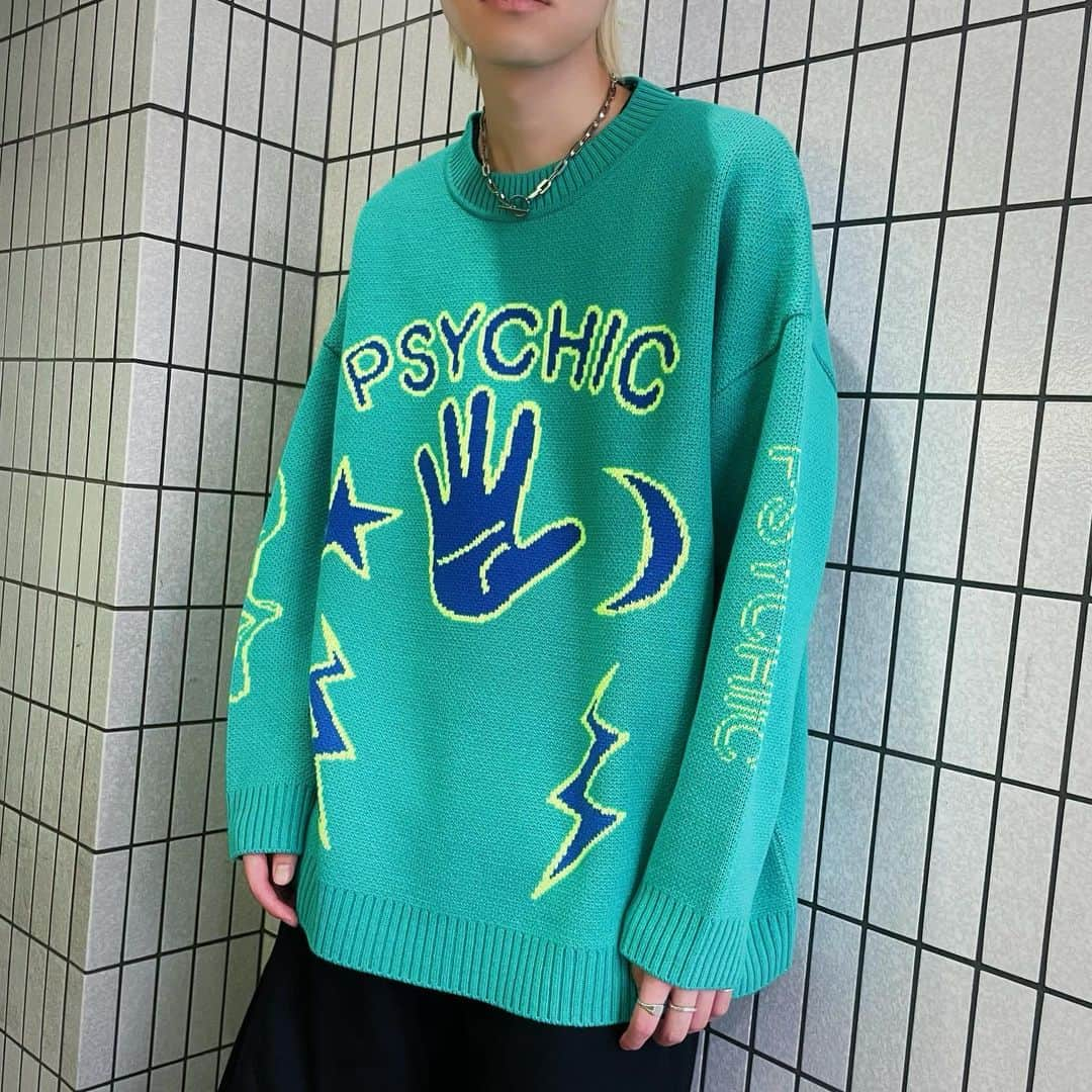 ミルクボーイさんのインスタグラム写真 - (ミルクボーイInstagram)「MILKBOY 2023 AUTUMN COLLECTION  PSYCHIC SWEATER ¥27,830-. PSYCHIC SOX ¥3,740-.  PSYCHICシリーズより、ポップなグラフィックが目をひくセーター、ソックスが入荷しました⭐️✋🌙  #milkboy」10月14日 20時33分 - milkboyharajuku